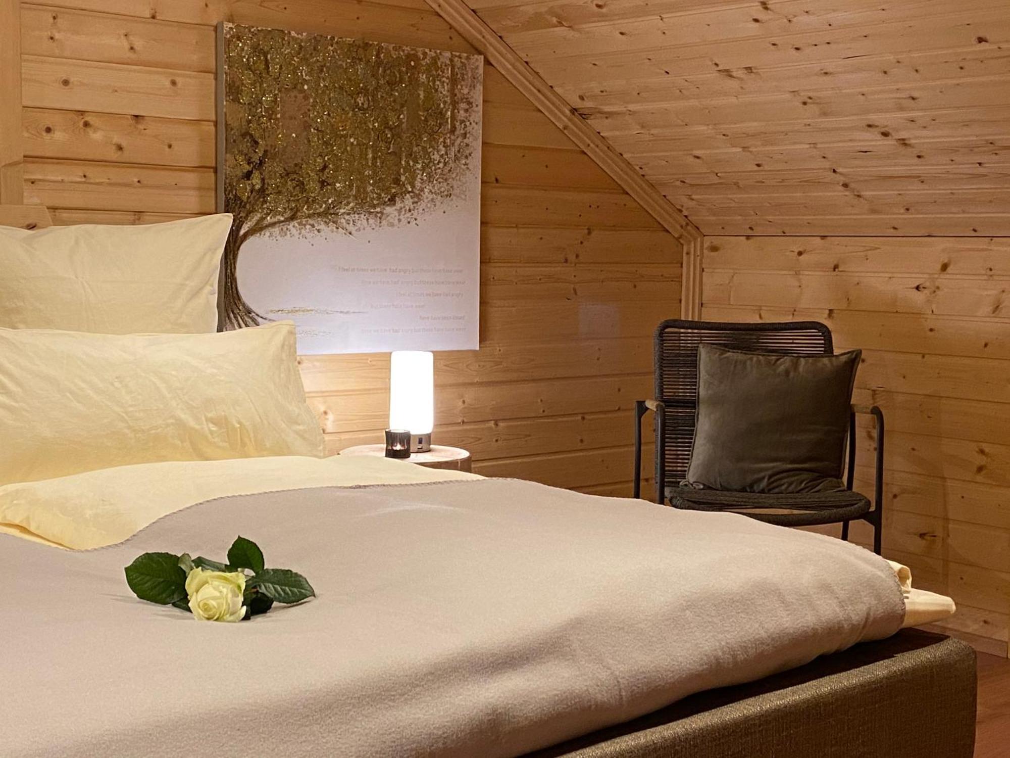 Holzhaus Onkel Fritz Mit Sauna Und Whirlwanne Esch  Екстер'єр фото